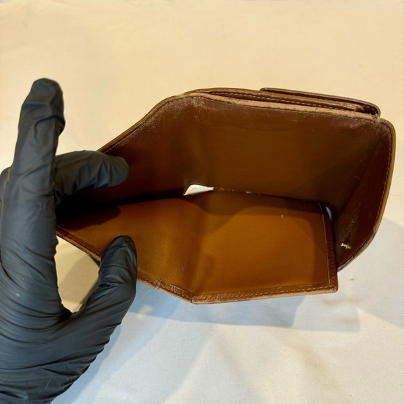 Authentic Louis Vuitton Vernis Elise Wallet in Bronze - Picture 6 of 12